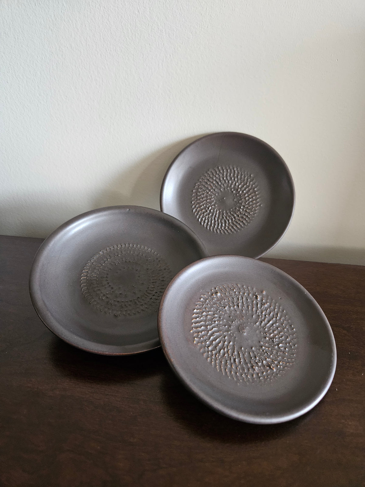 Garlic Plates brown walnut