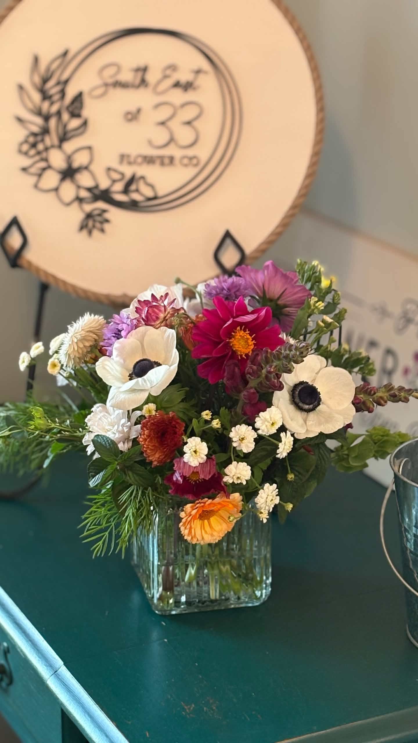 Small bouquets with glass jar