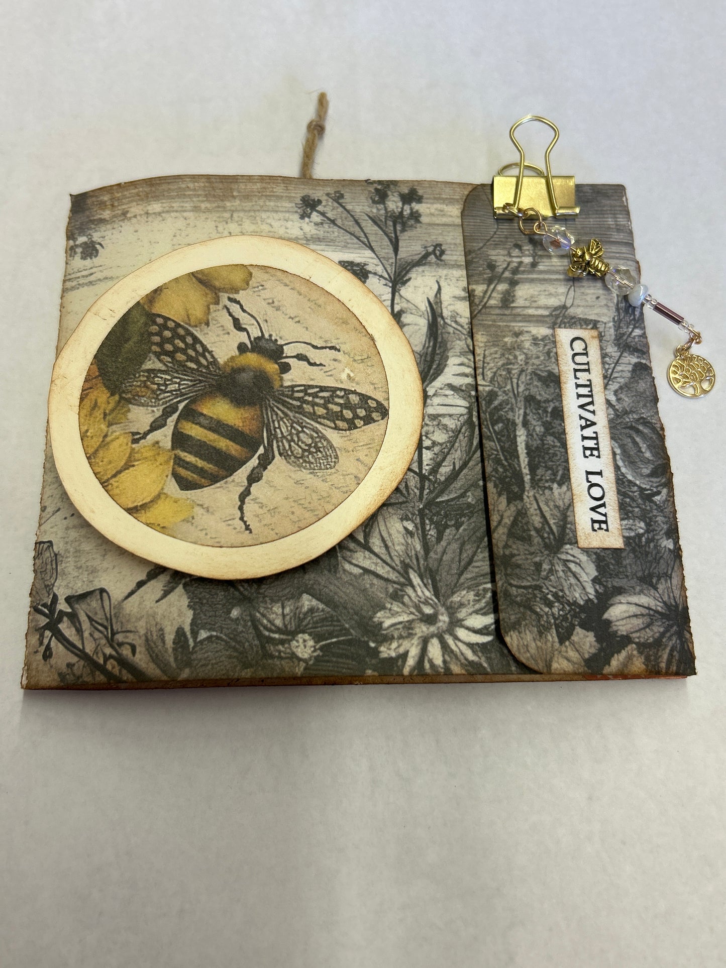 Envelope Folio Bee
