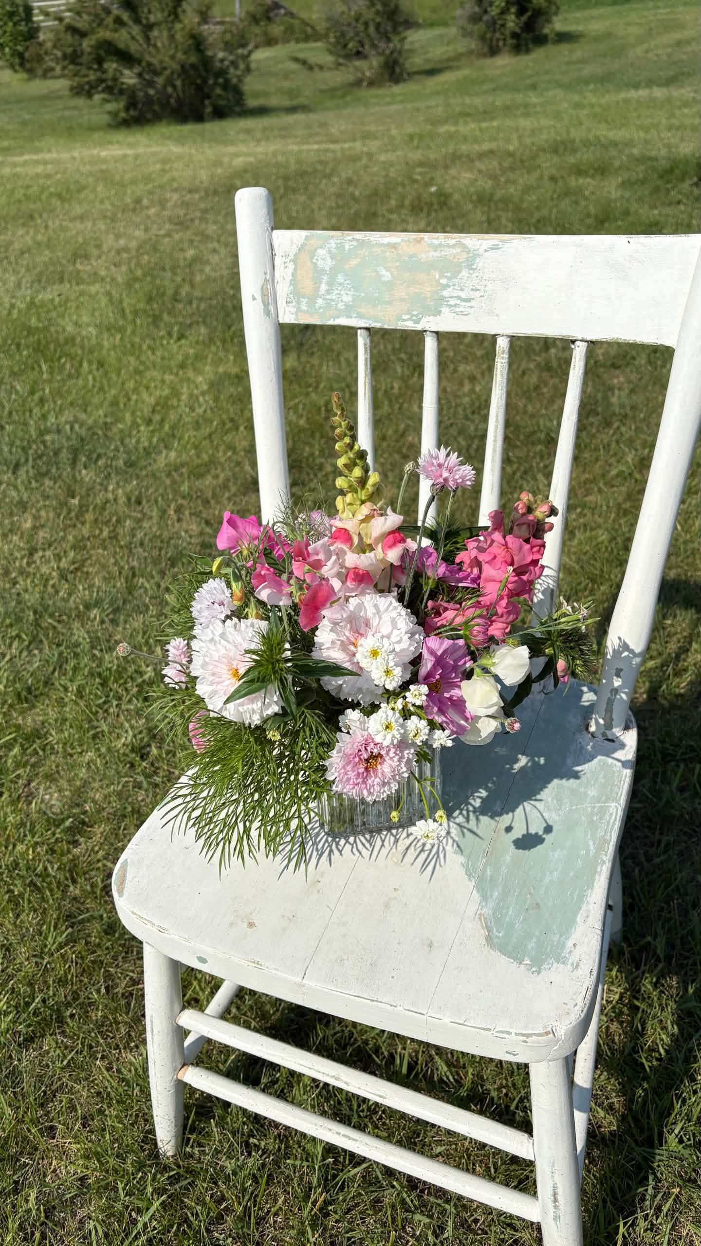 Small bouquets with glass jar