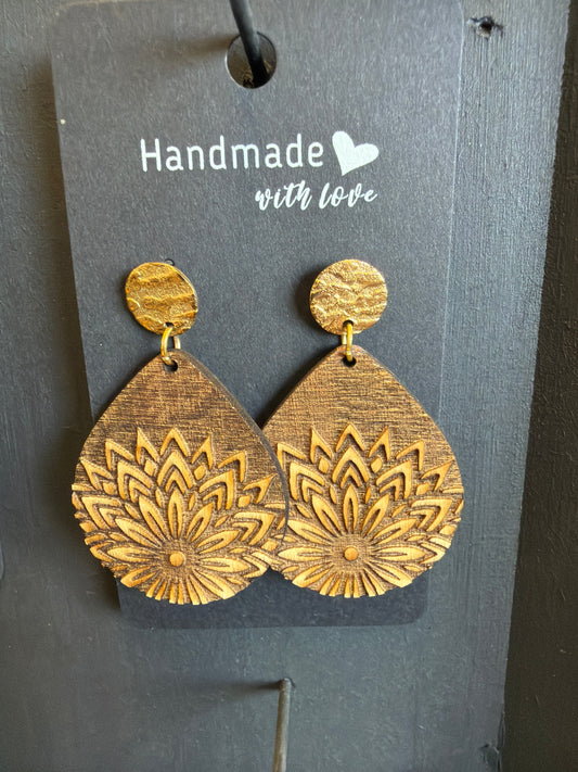 Teardrop Flower Natural Wood Earring