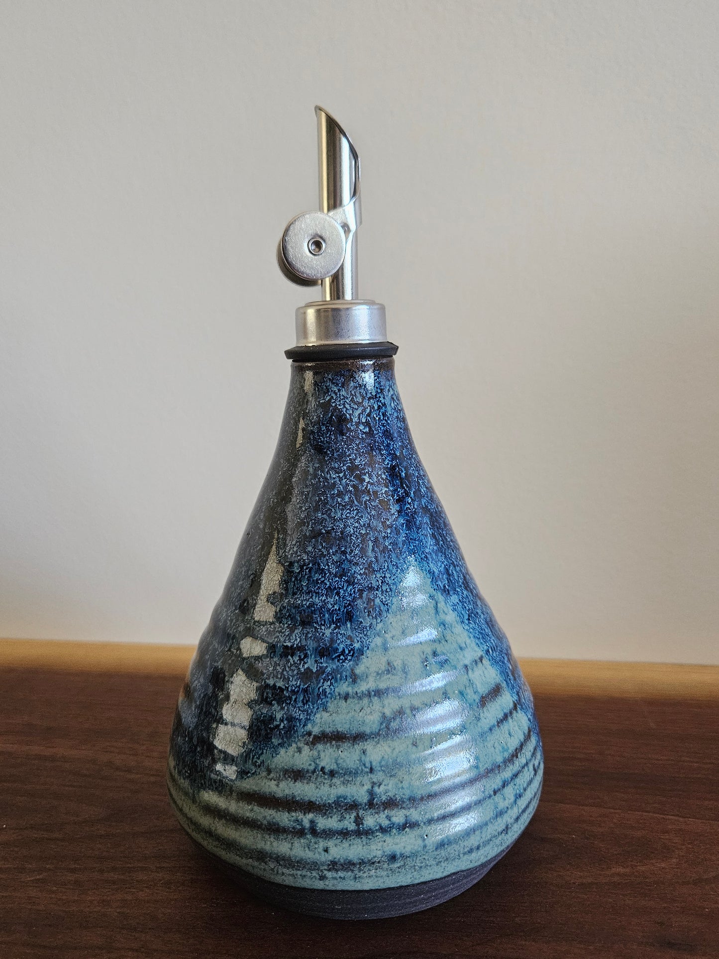 Oil dispenser