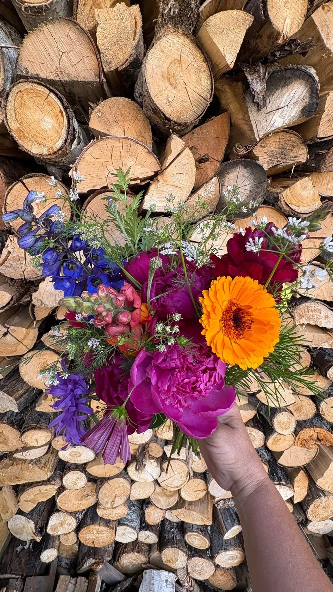 Small bouquets with glass jar