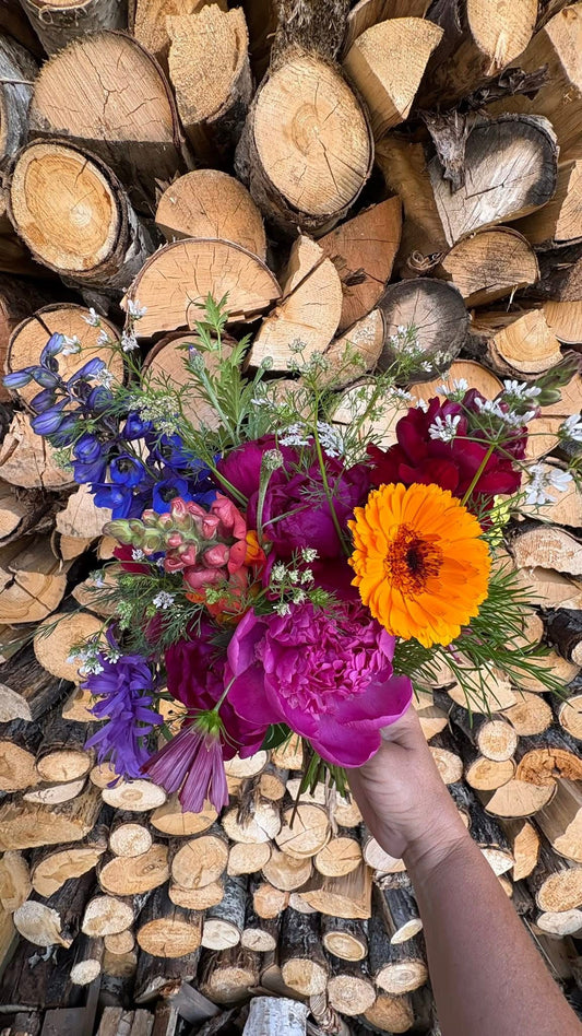Small bouquets with glass jar