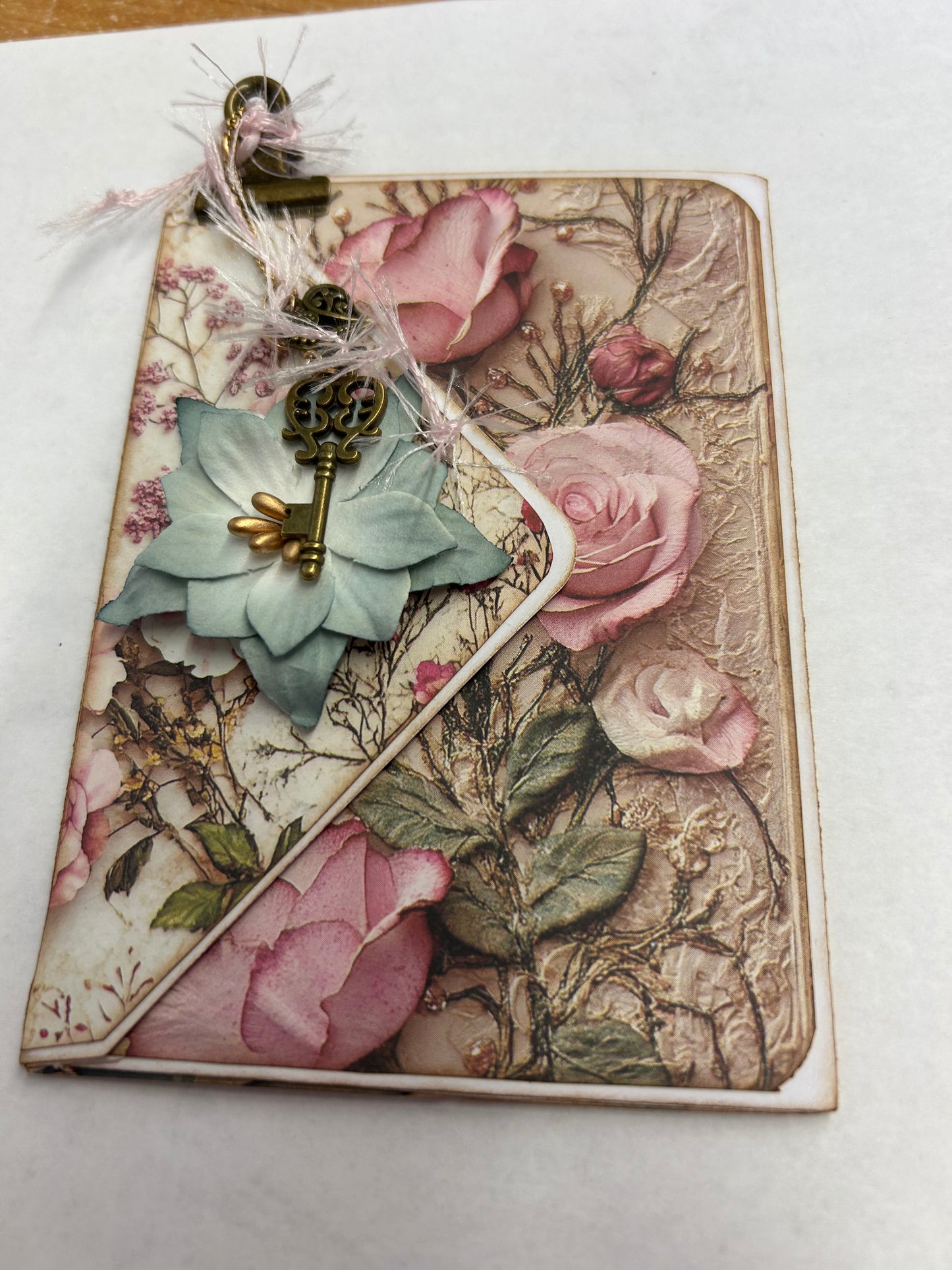 Envelope Folio Flower with key charm